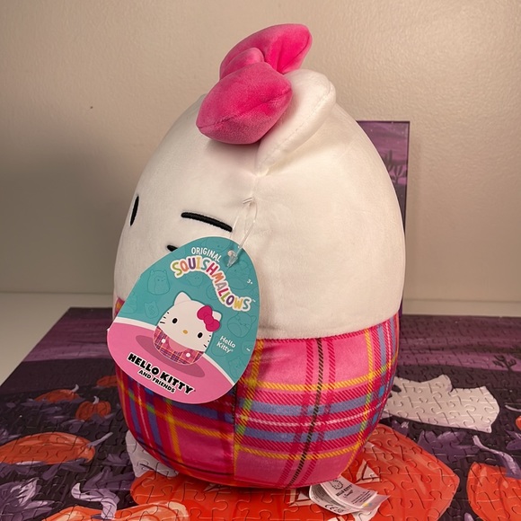 Squishmallows Plaid Preppy Hello Kitty - Picture 4 of 7